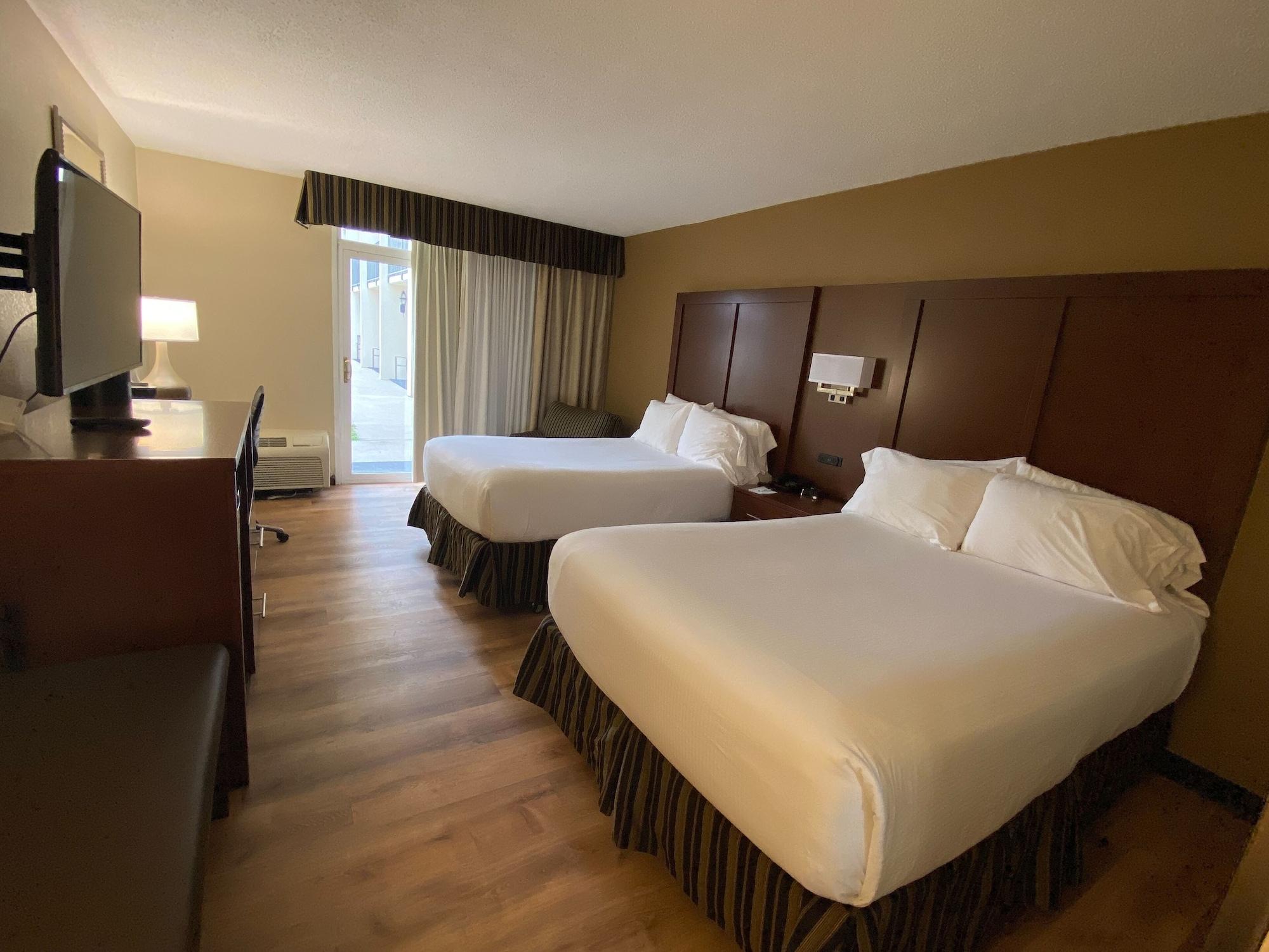 Hotel Wyndham Garden Warsaw Esterno foto