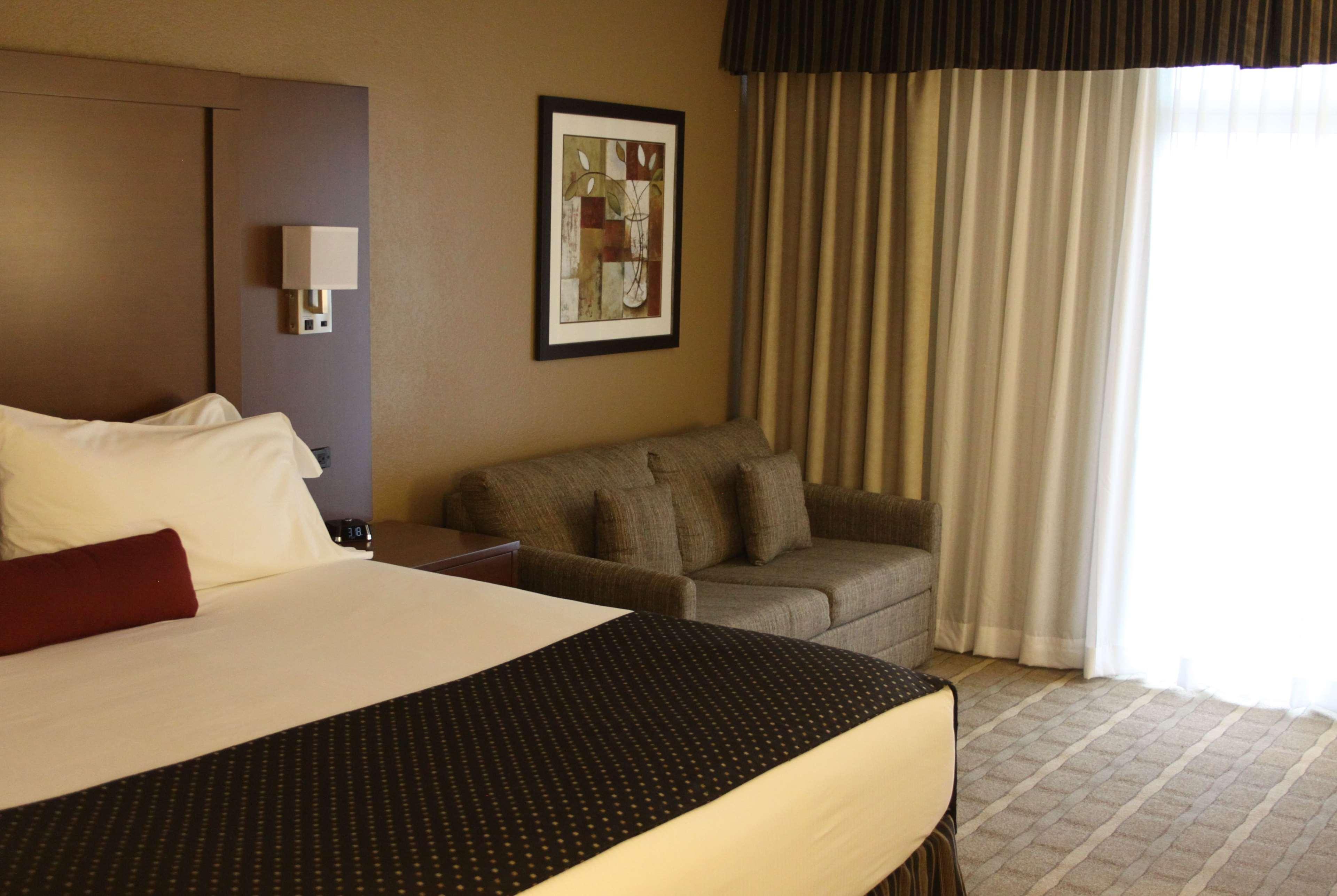 Hotel Wyndham Garden Warsaw Esterno foto