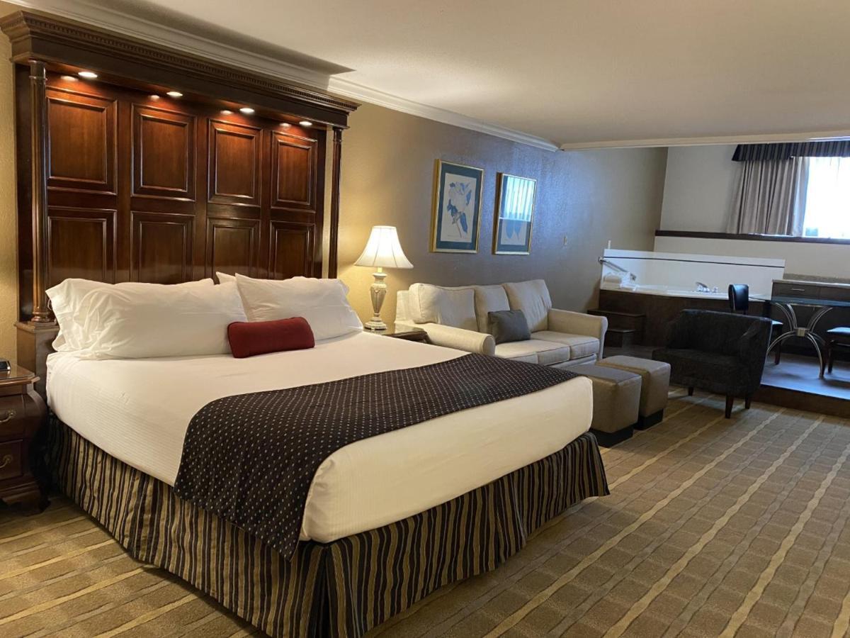 Hotel Wyndham Garden Warsaw Esterno foto