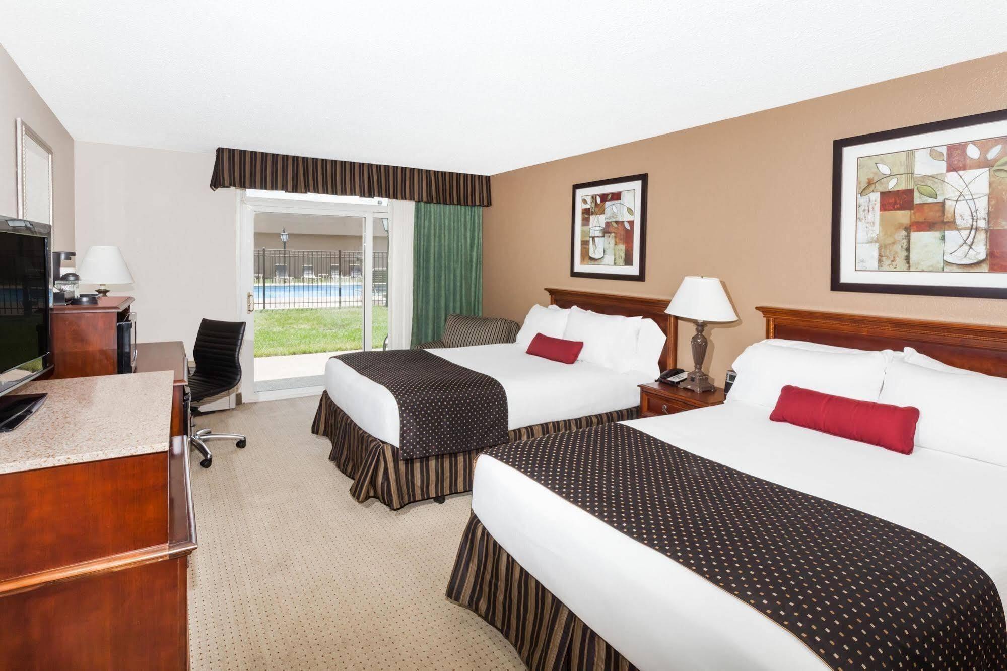 Hotel Wyndham Garden Warsaw Esterno foto
